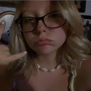 Meet your Posher, Ava